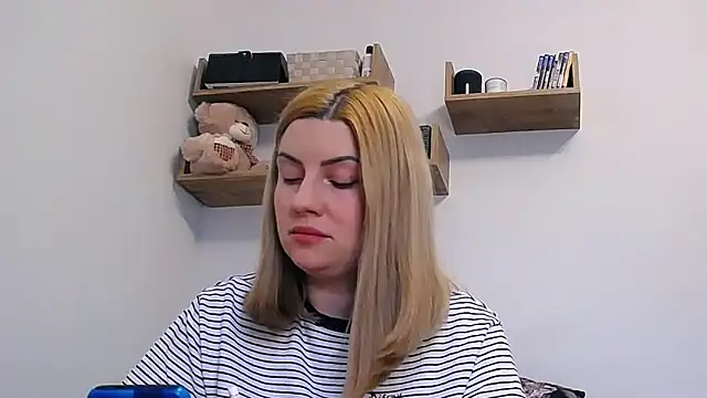 alisenties online show from March 15, 4:09 pm