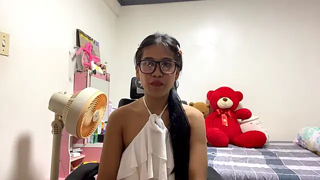 LulaVanorder online show from July 30, 11:44 am