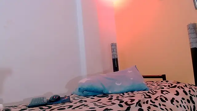 miajuice18 online show from July 24, 2:09 am
