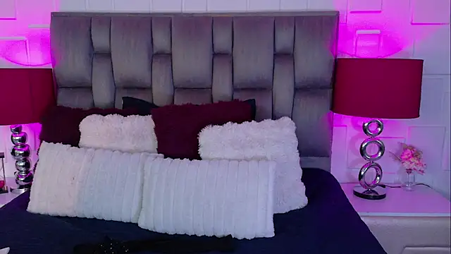 SarahBlakee  online show from July 27, 12:02 pm