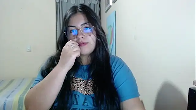 Alejaa 33 online show from July 30, 6:31 pm