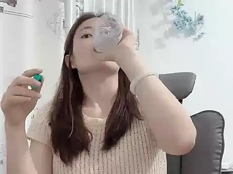 ZhenZhen001 online show from July 18, 1:02 pm