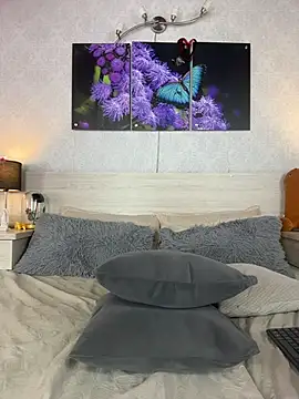 LilieSnow online show from July 28, 2:13 pm