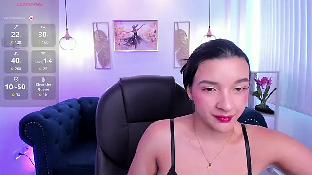 kiara wren online show from July 23, 7:11 pm