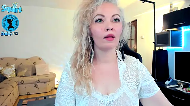 WhitneyLynn online show from September 13, 8:50 pm