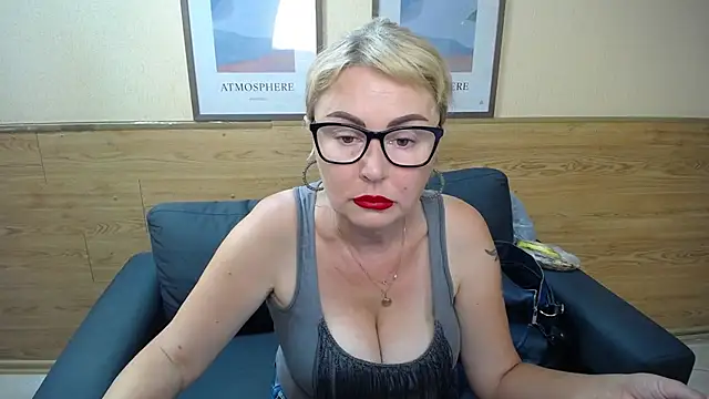 LindaSloboda online show from July 28, 5:05 am