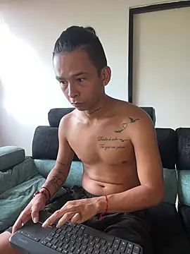 couple blinki online show from July 18, 1:46 pm