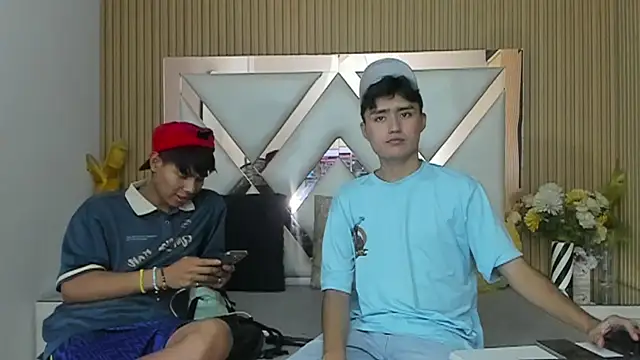 CarlosANDMaicol online show from July 20, 12:57 am