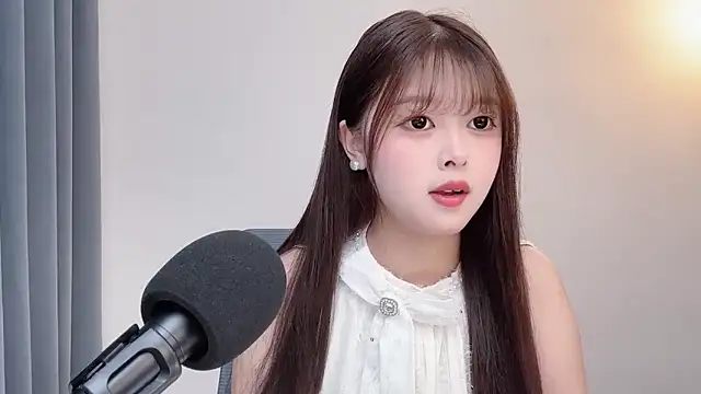 Winnie005 online show from July 23, 2:53 am