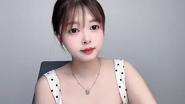 Winnie005 online show from July 29, 3:06 am