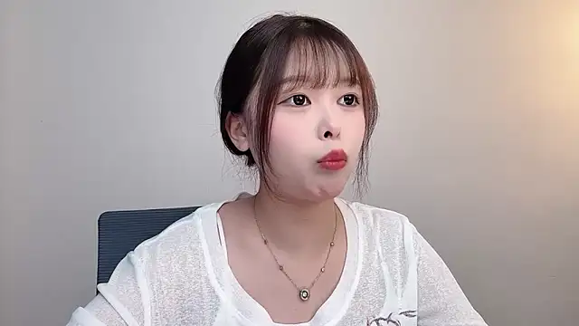 Winnie005 online show from July 25, 3:13 am