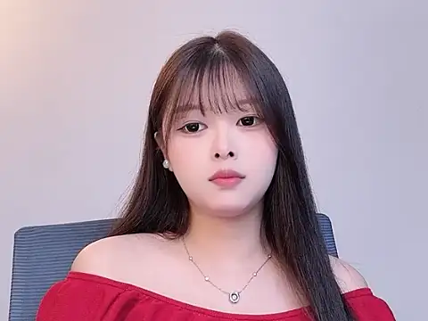 Winnie005 online show from July 18, 4:16 am