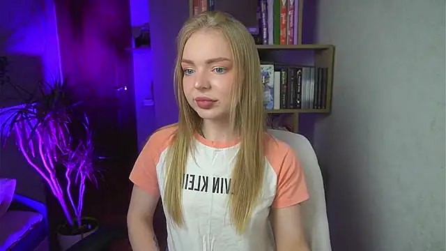 Emilyemmi online show from July 24, 8:49 pm