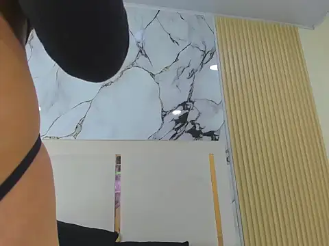 Michell LysseHL online show from July 28, 4:39 pm