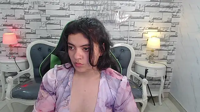 amalia a online show from July 28, 3:21 pm