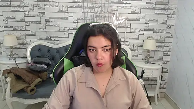 amalia a online show from July 29, 12:49 pm
