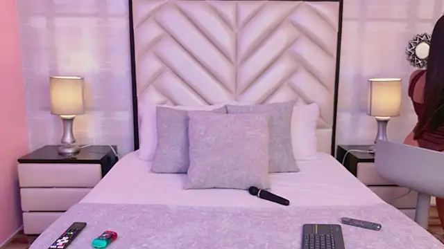 MeganStorn online show from July 28, 11:39 am