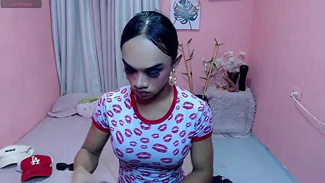 VivienneLuxe online show from July 29, 5:18 am