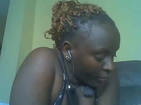 prettyebony16 online show from July 19, 7:38 pm