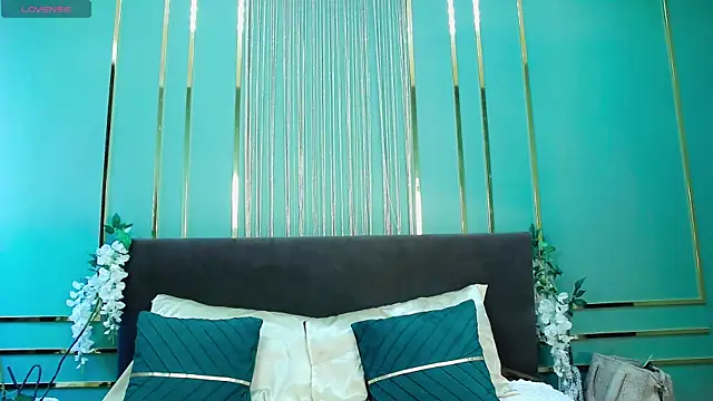 KissDreamm online show from July 28, 2:13 pm