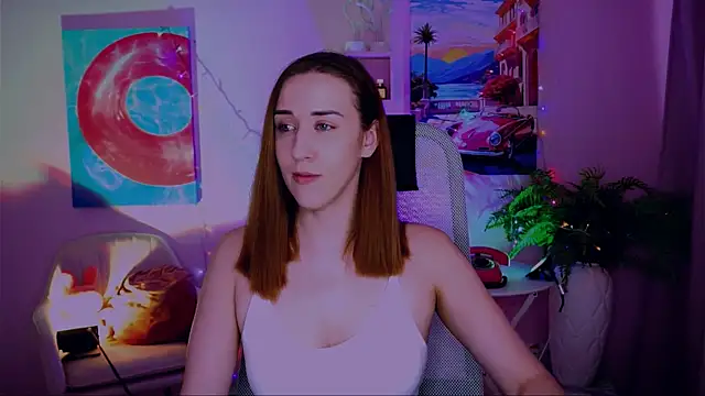 emillylopez  online show from July 18, 8:39 am