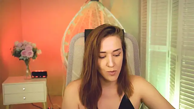 emillylopez  online show from July 28, 2:13 pm