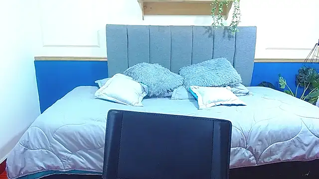 jessi fem online show from July 29, 6:41 pm