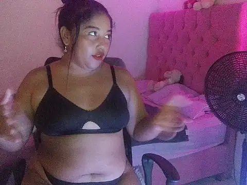 maddy13hony online show from July 24, 11:01 pm