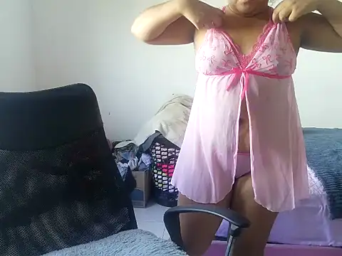 maddy13hony online show from July 21, 9:37 pm