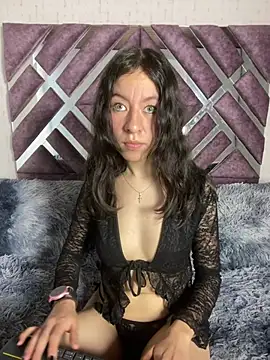 NohaBrooks Pink online show from July 28, 3:21 pm