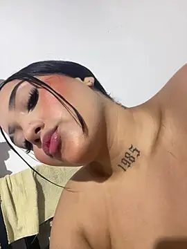 Reyxbabyalis online show from July 30, 2:34 am