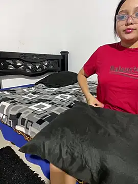 Reyxbabyalis online show from July 28, 2:31 am