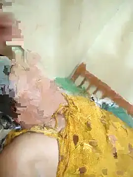 Queenie9z online show from July 28, 1:21 pm