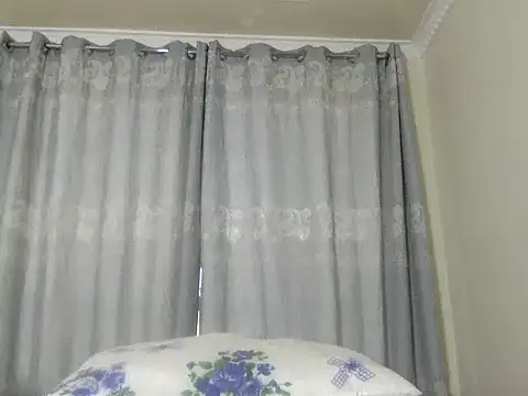 itsreina online show from July 28, 12:01 pm
