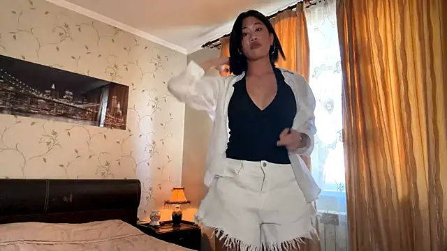 LesleyBobola online show from July 30, 1:12 pm