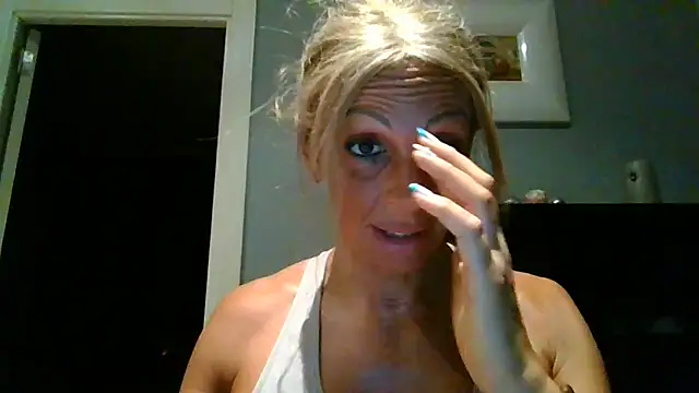 cari guerrera online show from July 29, 4:12 am