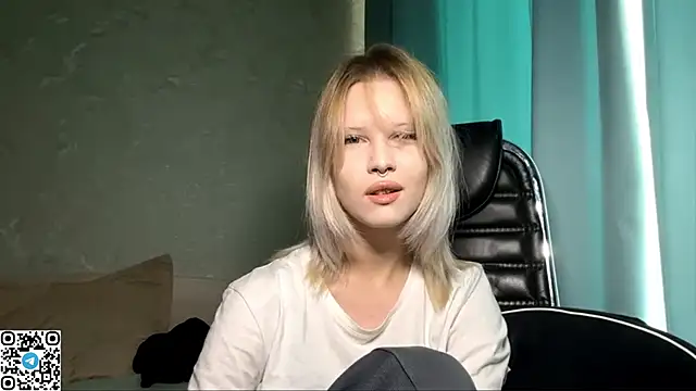 JessicaLowland online show from July 28, 10:24 am