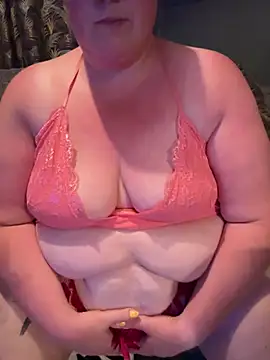 Curvy-BellaXXX online show from July 30, 9:48 pm