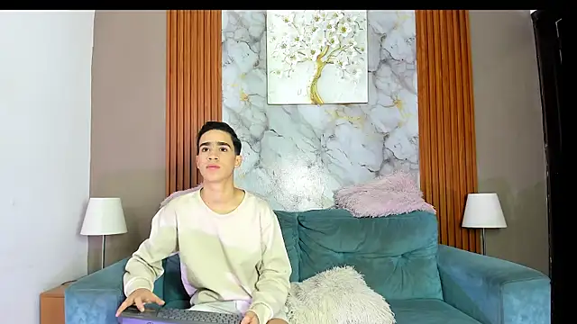 GOLDEN BOSS online show from July 28, 1:32 pm