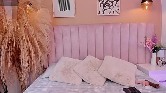 hanna  lee  online show from July 28, 3:48 am