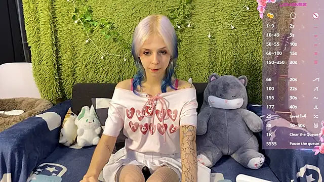 LuniBless online show from July 28, 10:20 pm