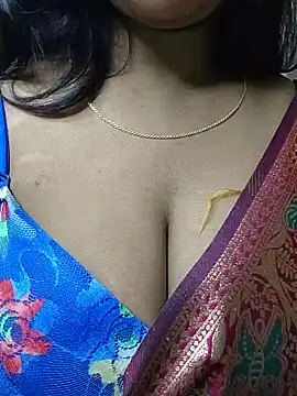 Angel Julia online show from July 26, 2:47 pm
