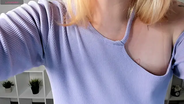 Alice Suun online show from July 31, 8:04 am