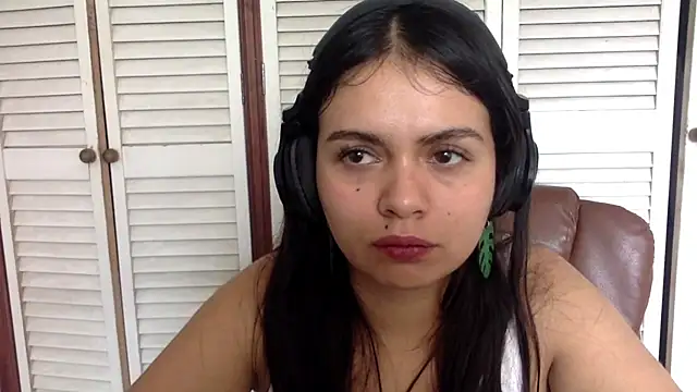 ValentinaCarnohan online show from July 28, 8:52 pm