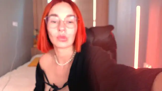 FlameVixen online show from July 29, 5:18 am