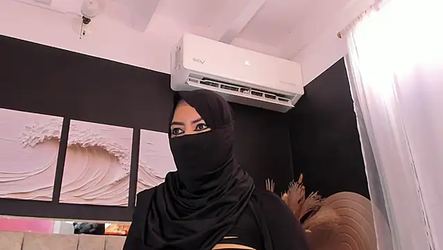 Qamar Khalifa online show from July 28, 5:46 pm