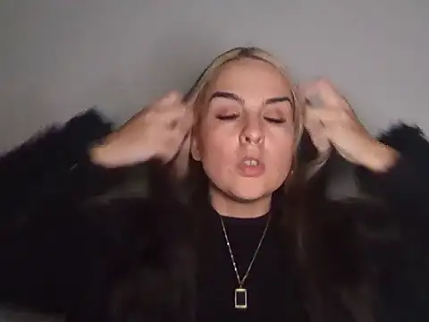 latinbabygirl online show from July 27, 10:56 am