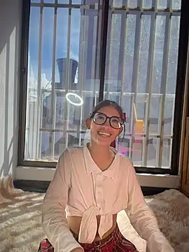 Little  Molly   online show from July 28, 2:13 pm
