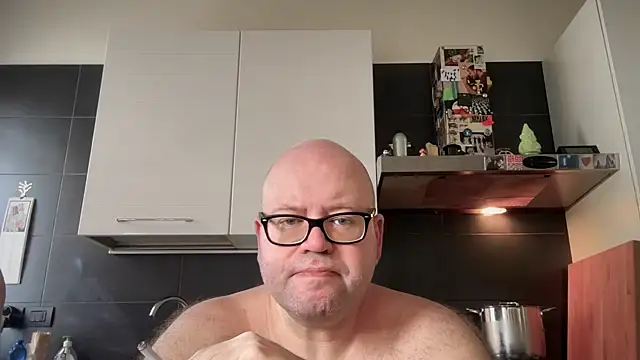 Snapshot of theitalianbear chatting on September 22, 3:32 pm theitalianbear online show from September 22, 3:32 pm