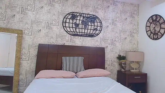 Elena Royale19 online show from July 28, 7:39 pm